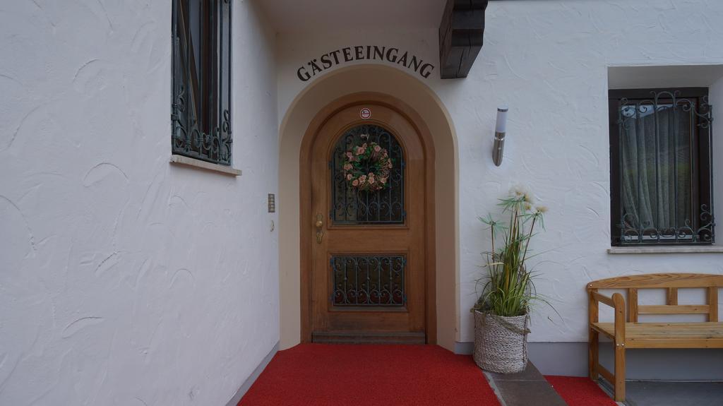 Gastehaus Brigitte Hotel การ์มิช-พาร์เทนเคียร์เชน ภายนอก รูปภาพ